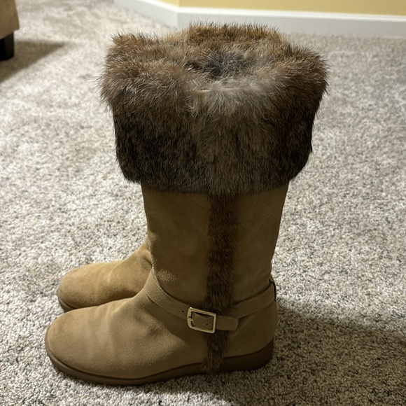 COACH Deeann Signature Boots Camel Tan Suede Buckle Rabbit FurTrim - Picture 2 of 8
